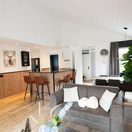 פארק נופש Recreatiepark De Koornmolen *