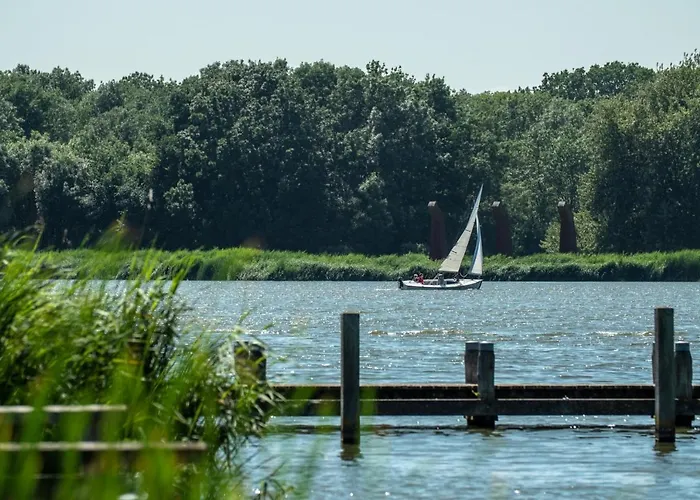 假日公园 Recreatiepark De Koornmolen *