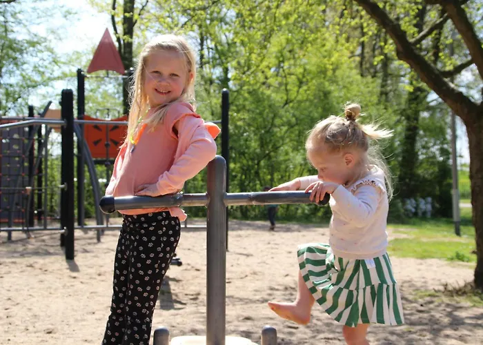 假日公园 Recreatiepark De Koornmolen *